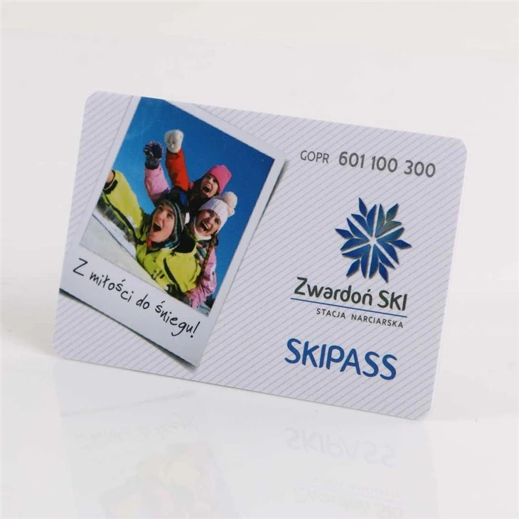 Dual Frequency Chip Hybrid Card